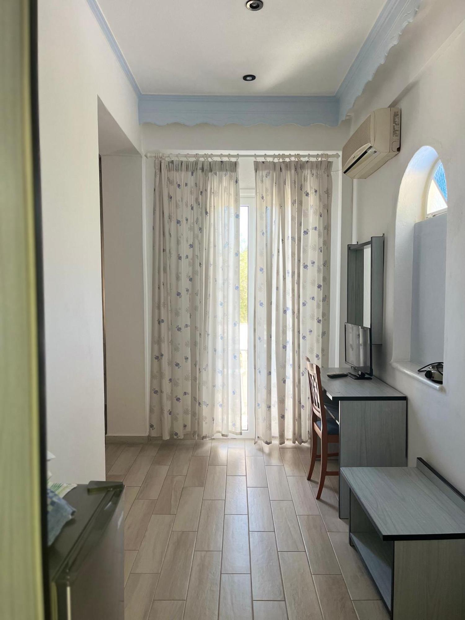 Dolphin Apartments 1 Parga Exterior photo
